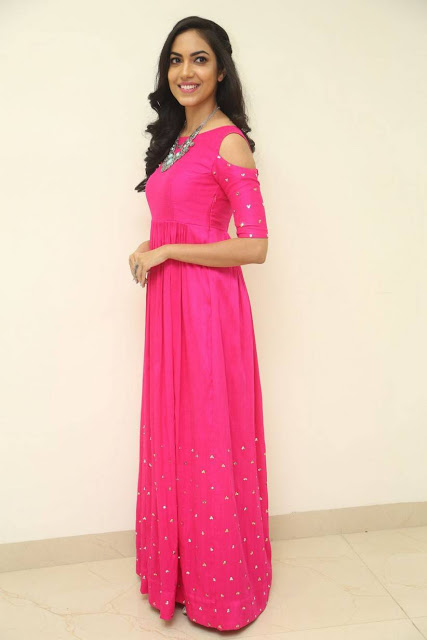 Beautiful Telugu Actress Ritu Varma Long Hair In Pink Dress 6